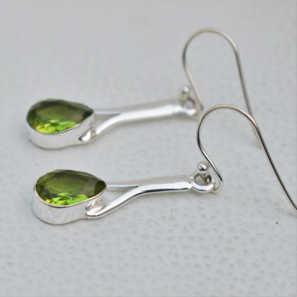 Natürliche Peridot Ohrringe, Handgefertigte Ohrringe, Tropfenförmige Peridot Ohrringe, 925 Sterling Silber Ohrringe, Geschenk für sie, Edelstein Ohrringe