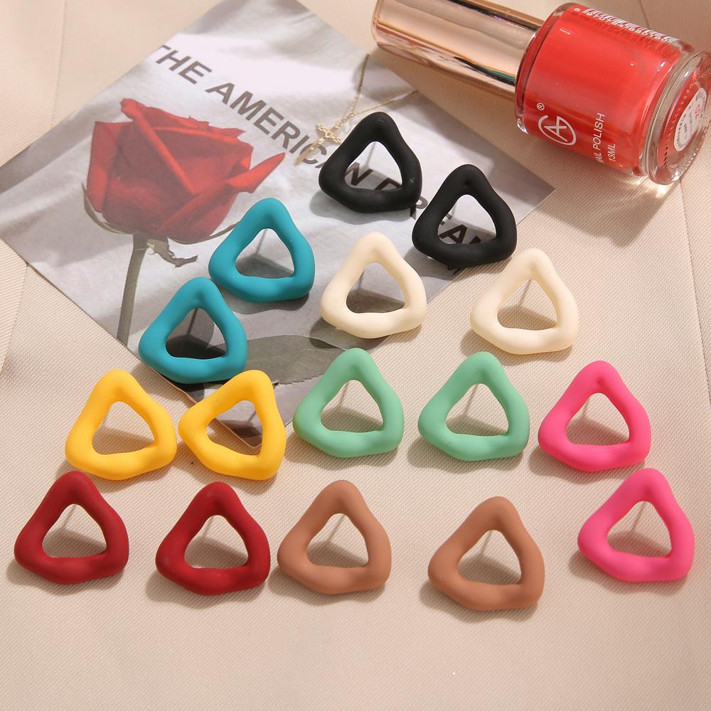 2024 Proste i kreatywne kolczyki akrylowe w kolorze cukierkowym w kształcie trójkąta Kobieca osobowość Geometryczne przesadzone kolczyki dla dziewczynek