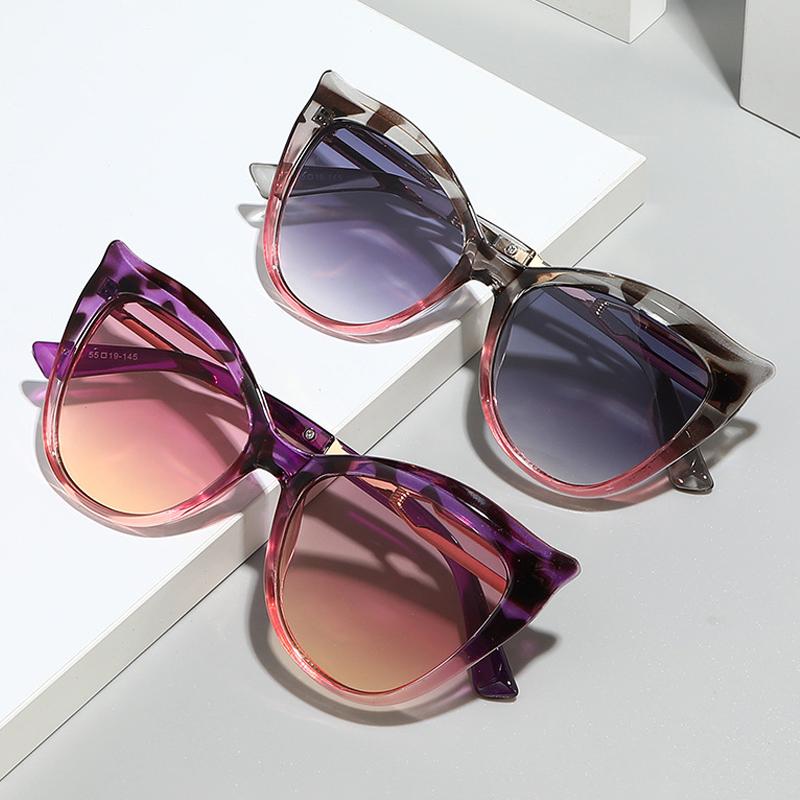 New Vintage Female Cat Eye Sunglasses For Women Men Fashion Oversized Framle Sun Glasses Gradient Shades UV400 Eyewear