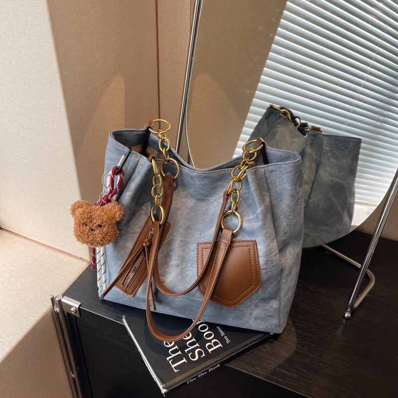 Tote bag women's new large-capacity commuter bag autumn and winter versatile casual high-end shoulder bag