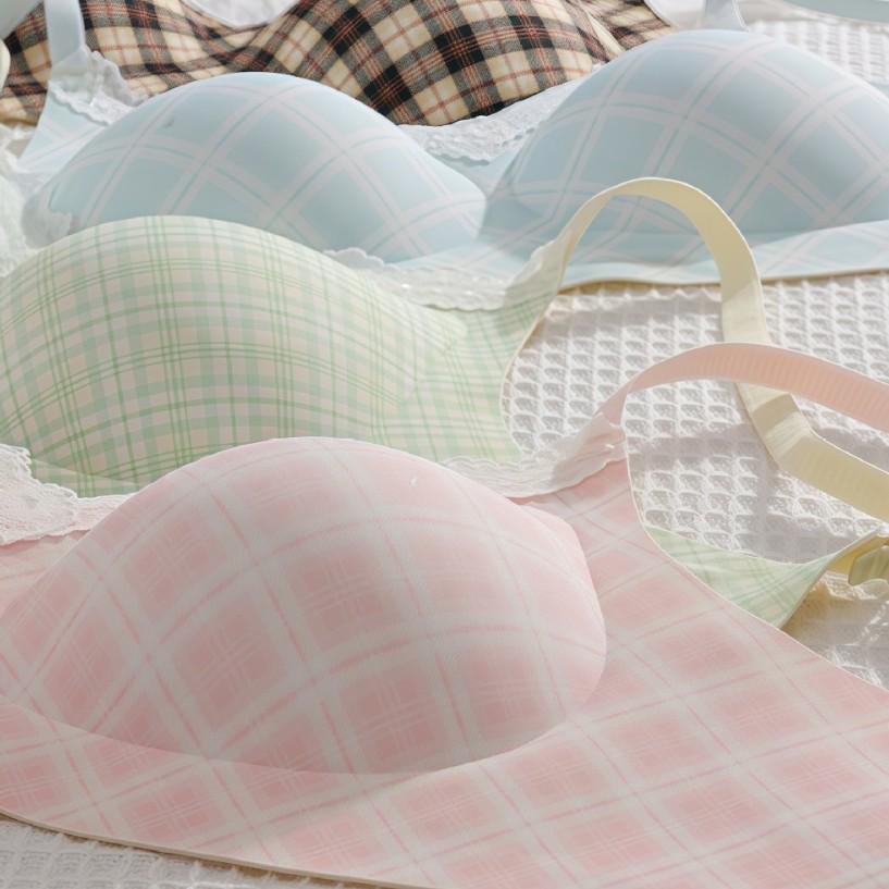 Seamless Diamond Pattern Push-Up Bra: Wire-Free, Soft Support, Girlish Style for Small Busts.