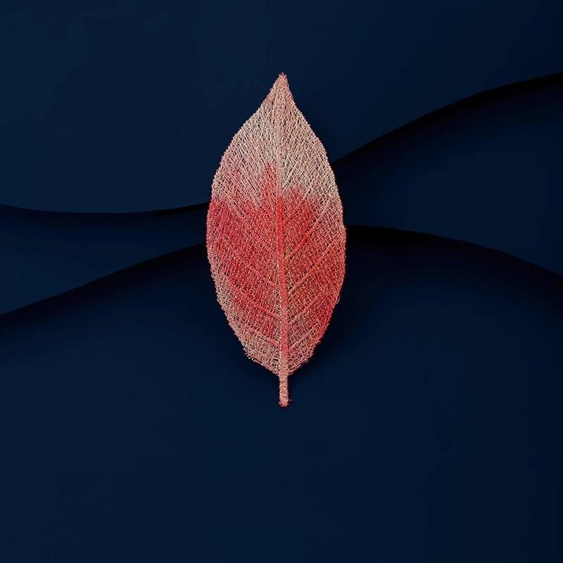 The Gradient Leaf Hairpin, with Its Girlish Embroidered Side Clip, Exudes A Unique and High-end Vibe