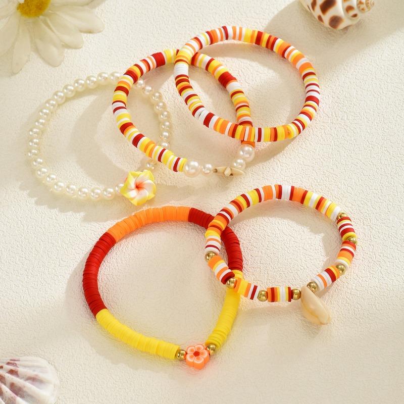 Soft pottery shell bracelet set, colorful beach vacation style handmade beaded imitation pearl flower bracelet.