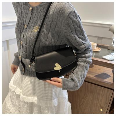 Fashion Women's Shoulder Bag Metal Heart Buckle Leather Underarm Bag Versatile Commuting Saddle Bag