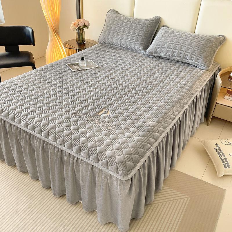 3pcs Luxurious Red Crystal Velvet Bed Skirt Set with Lace Accents, Contemporary Style, Quilted Polyester Cover, Durable & Wrinkle-Resistant
