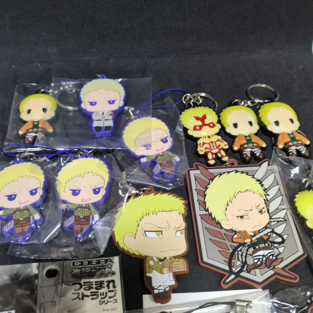 [USED] Attack on Titan Rubber Keychain Strap