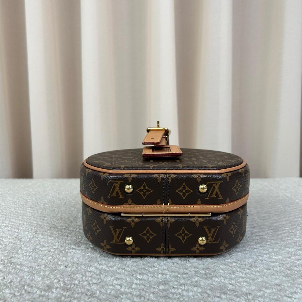 [Pre-Owned] Petite Boite Chapeau Monogram Canvas Leather Shoulder Bag Medium - Very Good #1PWMWUP