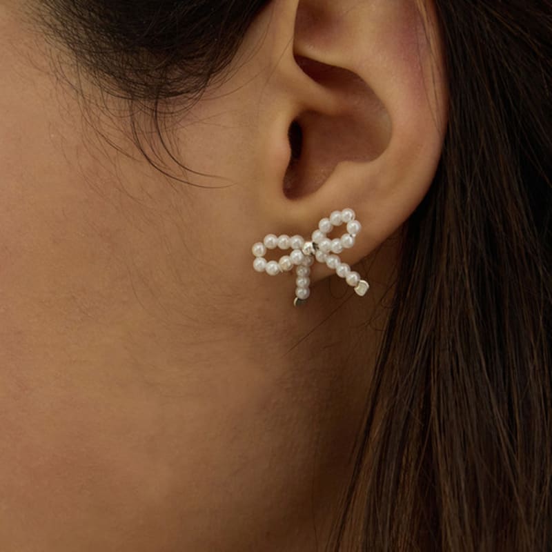 Eenie Beenie Pearl Bead Ribbon Silver Earrings ENJ24EW004