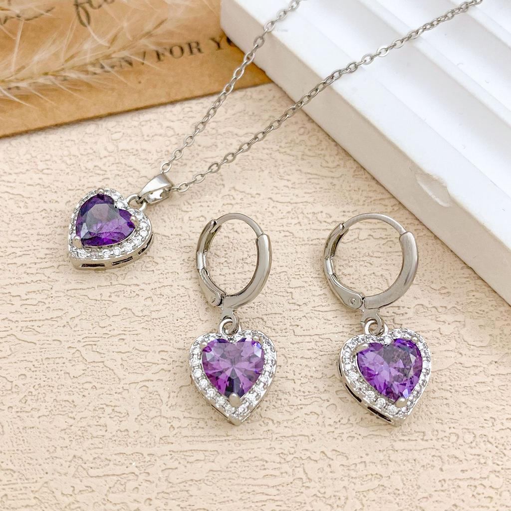 Colored Heart-shaped Zircon Necklace - Elegant and Luxurious Women's Small-Scale Exclusive Collar Chain with Pendant