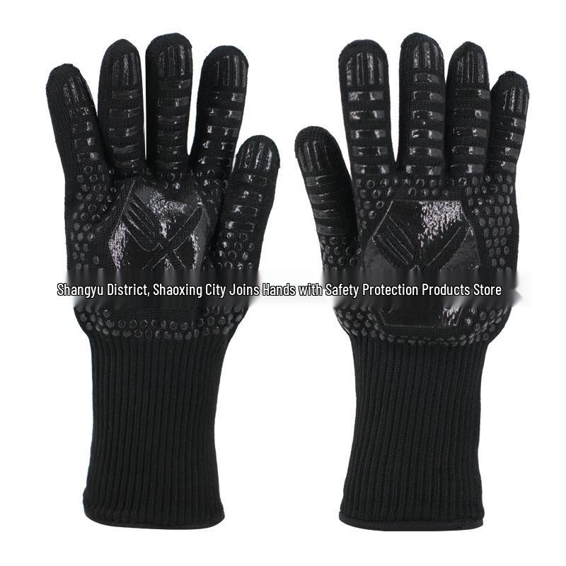 Heat-Resistant Silicone BBQ Oven Gloves - Flame Retardant, Anti-Scald, Wear-Resistant, for Cooking and BBQ Safety.