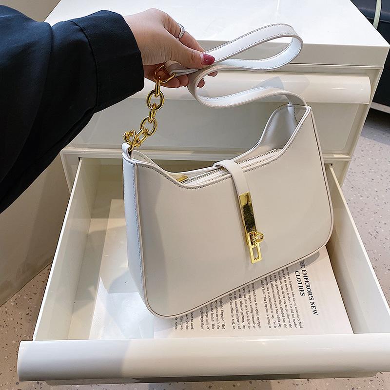 Premium sense versatile fashion shoulder messenger bag romantic niche design small square bag popular underarm bag