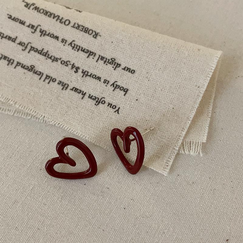 Ankola Red Oil Dripping Empty Love Stud Earrings Women'S Retro Light Luxury Elegant Fashion Temperament Versatile Earrings