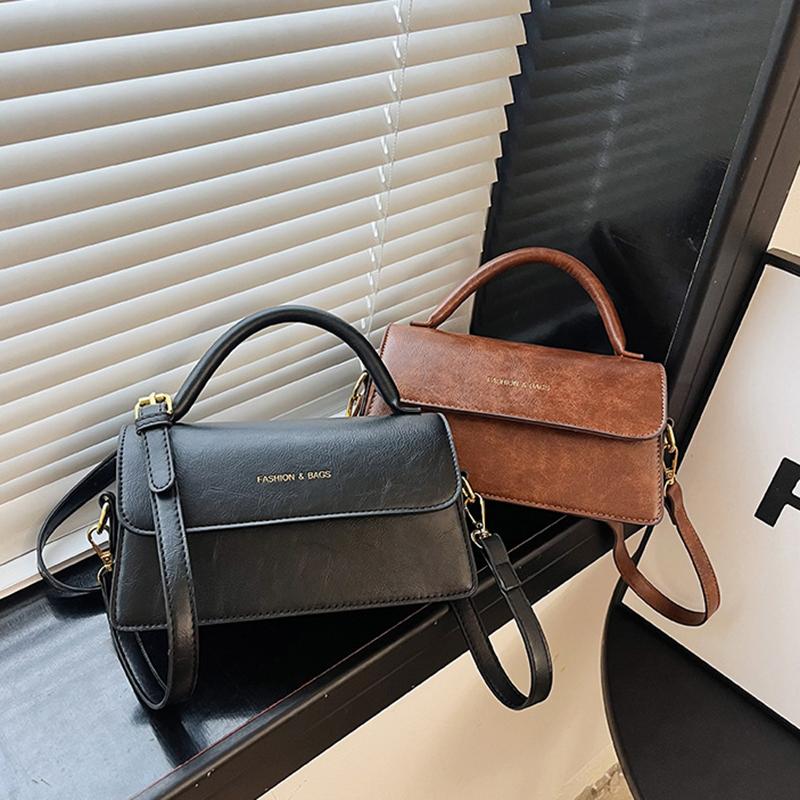 Vintage Style PU Leather Small Flap Shoulder Crossbody Bag for Women Fashion Solid Color Stain Resistant Faux Leather Occasion Handbag CLE