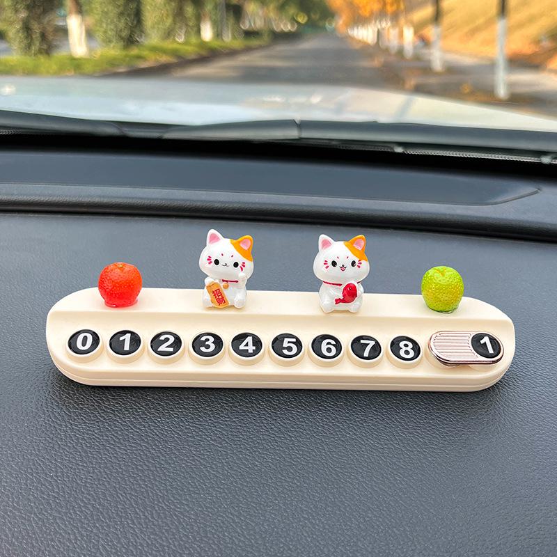 Dočasná parkovací cedule Šťastná kočka: Skrytá SPZ pro auto