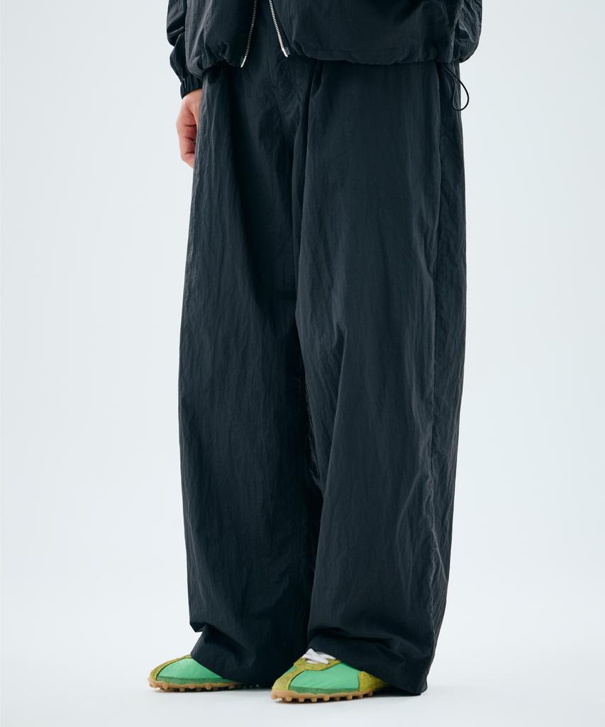 Piali One-Pleat Nylon Wide Half-Banding Pants (Black)