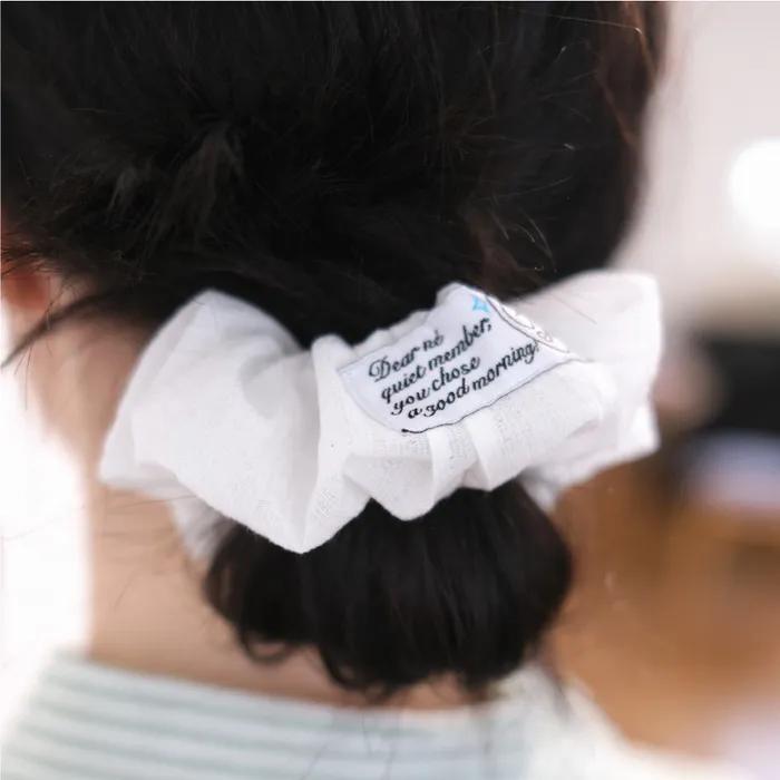 Page Keyring Pin-Tuck Scrunchie (white)