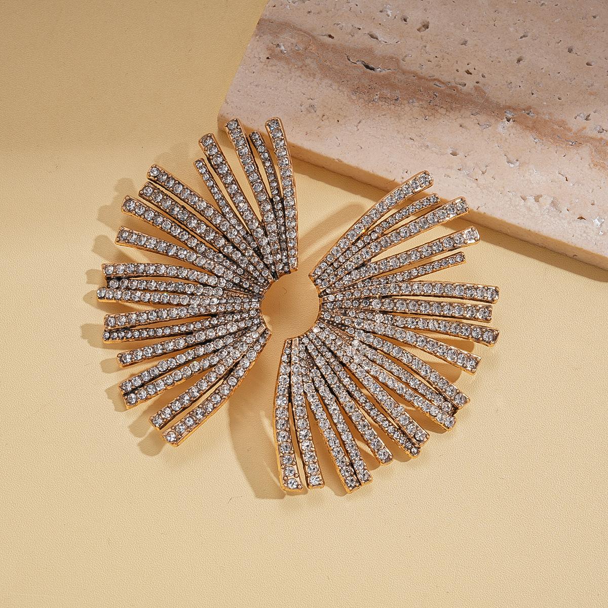 European and American exaggerated diamond-set geometric fan-shaped steel needle earrings light luxury niche earrings