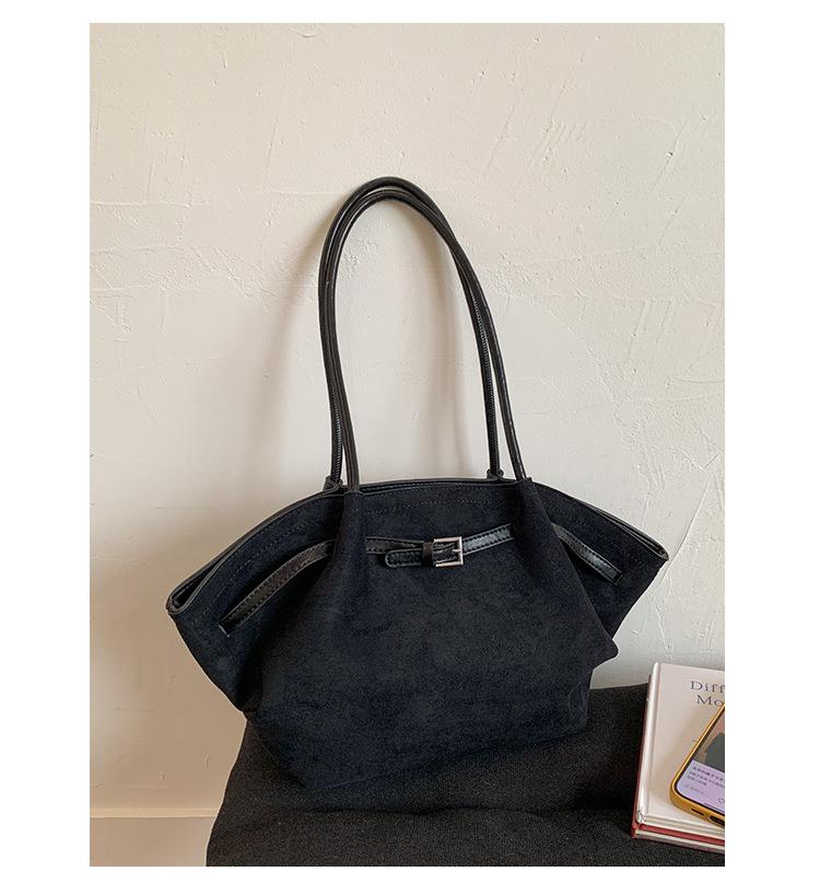 

Niche light luxury matte tote bag women commute to work large-capacity shoulder bag new retro armpit bag чорний