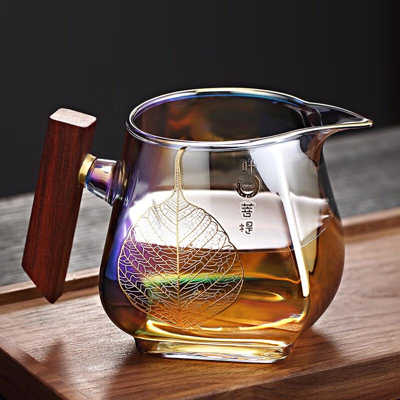Diller Beicai Roasted Glass Tea Server with Wooden Handle