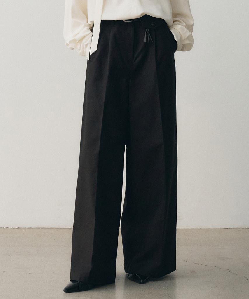 NOIRER FOR WOMAN Heavy Chino One-Tuck Wide Pants (Black)