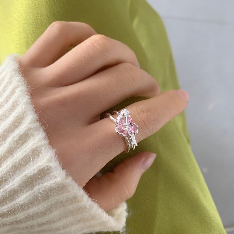 New Arrived Romantic Lovely Pink Bowknot Design Female Exquisite Jewelry Ring with Micro Bow Tie Zircon for Party and Dating