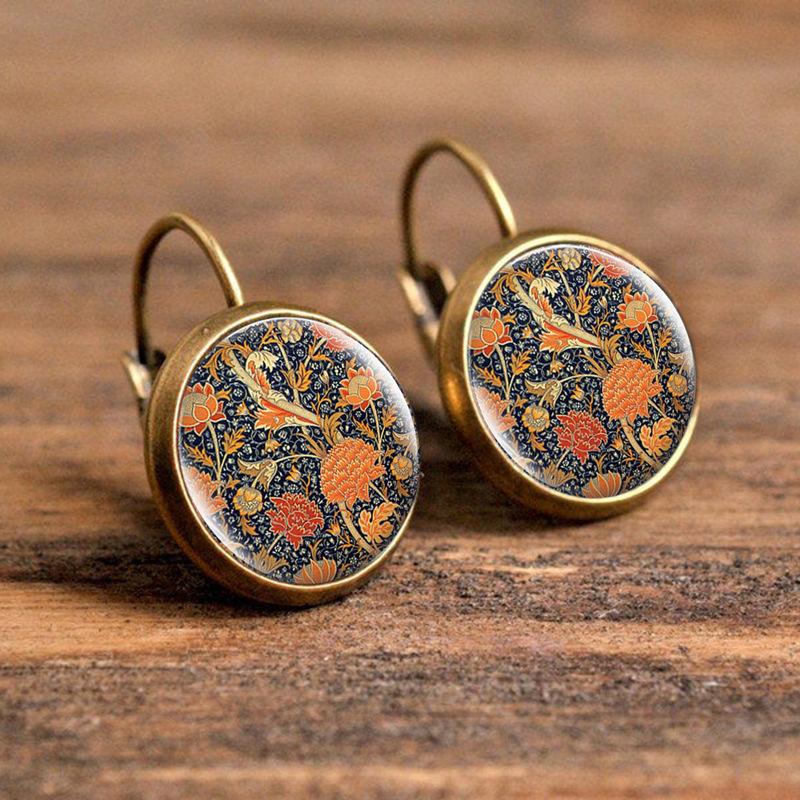 Серьги-крючки с цветочным узором на французском языке