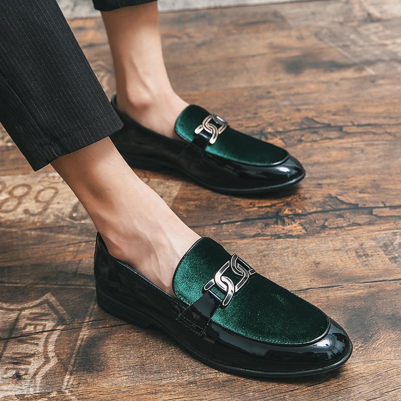 Men's Fashion Patent Leather Loafers Mens Casual Printed Moccasins Oxfords Shoes Man Party Driving Flats Wedding Shoes Zapatos