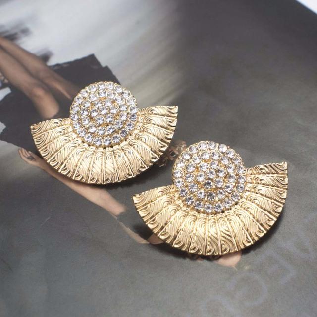 

Серьги-гвоздики в форме веера из сплава со стразами в винтажном стиле для женщин, модные ювелирные изделия, металлические серьги золотого цвета