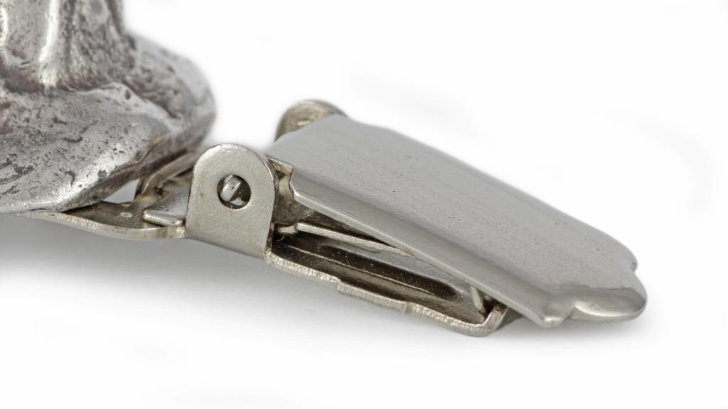 Chihuahua short-haired, Chihuahua smooth I – Brooch with a clip, holder for a start number – Design 01 | Art-Dog
