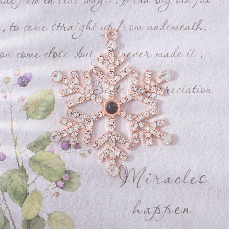 Custom Snowflake Projection Necklace: Waterproof, Dustproof, Scratchproof with Heart-Shaped Color Photo