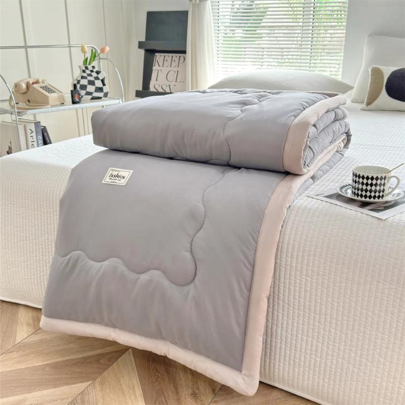 Summer Comforter: Lightweight, Machine - Washable AC Quilt, Suitable for Families, Travelers & Any Bedroom Setup