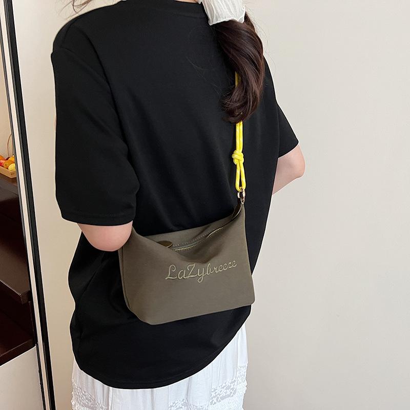 Exquisite small bag women's new fashion contrasting color versatile messenger bag one shoulder underarm dumpling bag