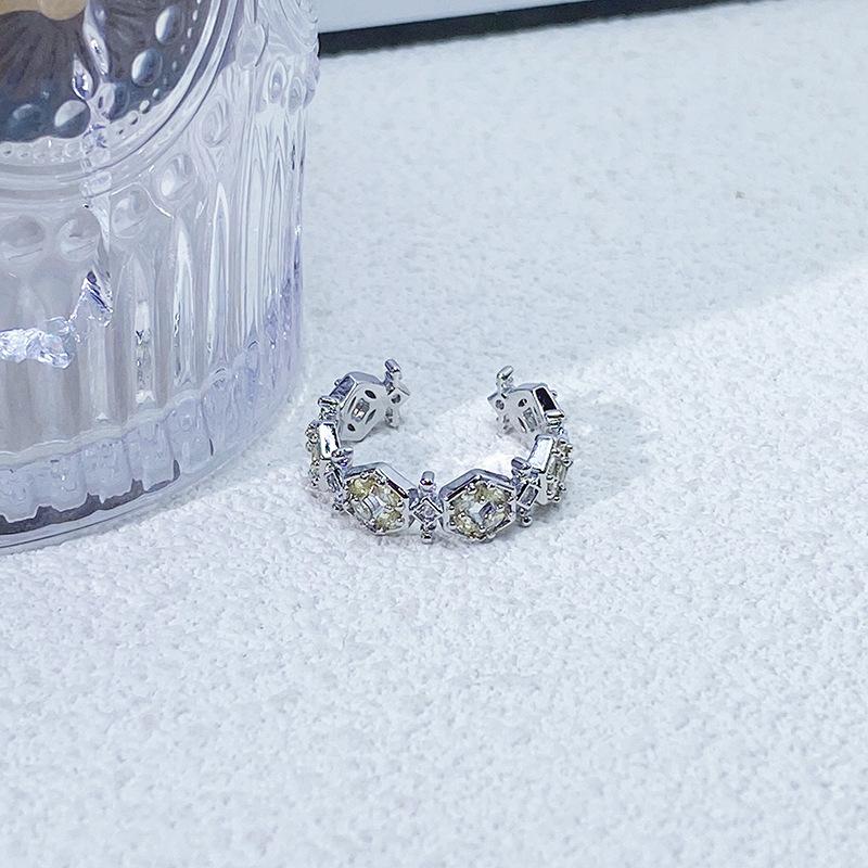 Super Fee Gelb Farbiger Schatz Zirkon Waben Offener Ring Nischendesign Personalisierter Leichter Luxus High-End Ring Frau