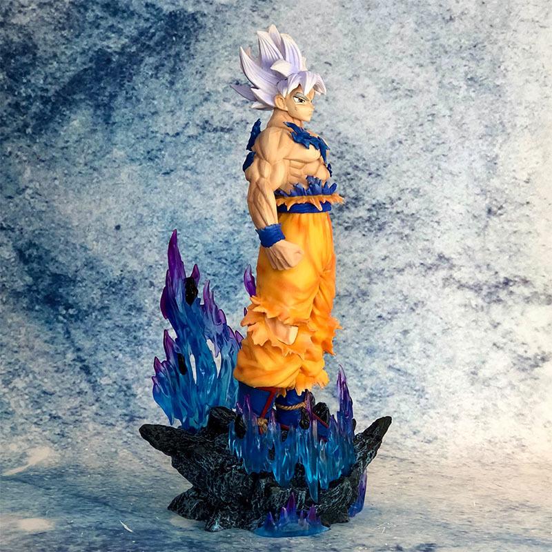 Dragon Ball figurine white haired Wukong free spirited and skilled super large hand figurine model ornament gift giving cool