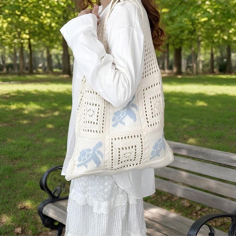 Knitted Beach Resort Hollow Tote: Women's Large Capacity Single Shoulder Bag for Commute or Outing