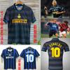 Reproduktion des Retro-Oldtimer-Trikots von Inter aus der Saison 97-98, das große Luo Recoba Zamorano Fußballtrikot