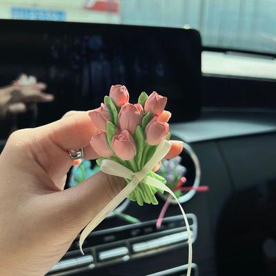 Niche Tulip Car Aromatherapy Fragrant Stone Elegant Flower Car Air Outlet Decoration Pendant Light Fragrance Gift