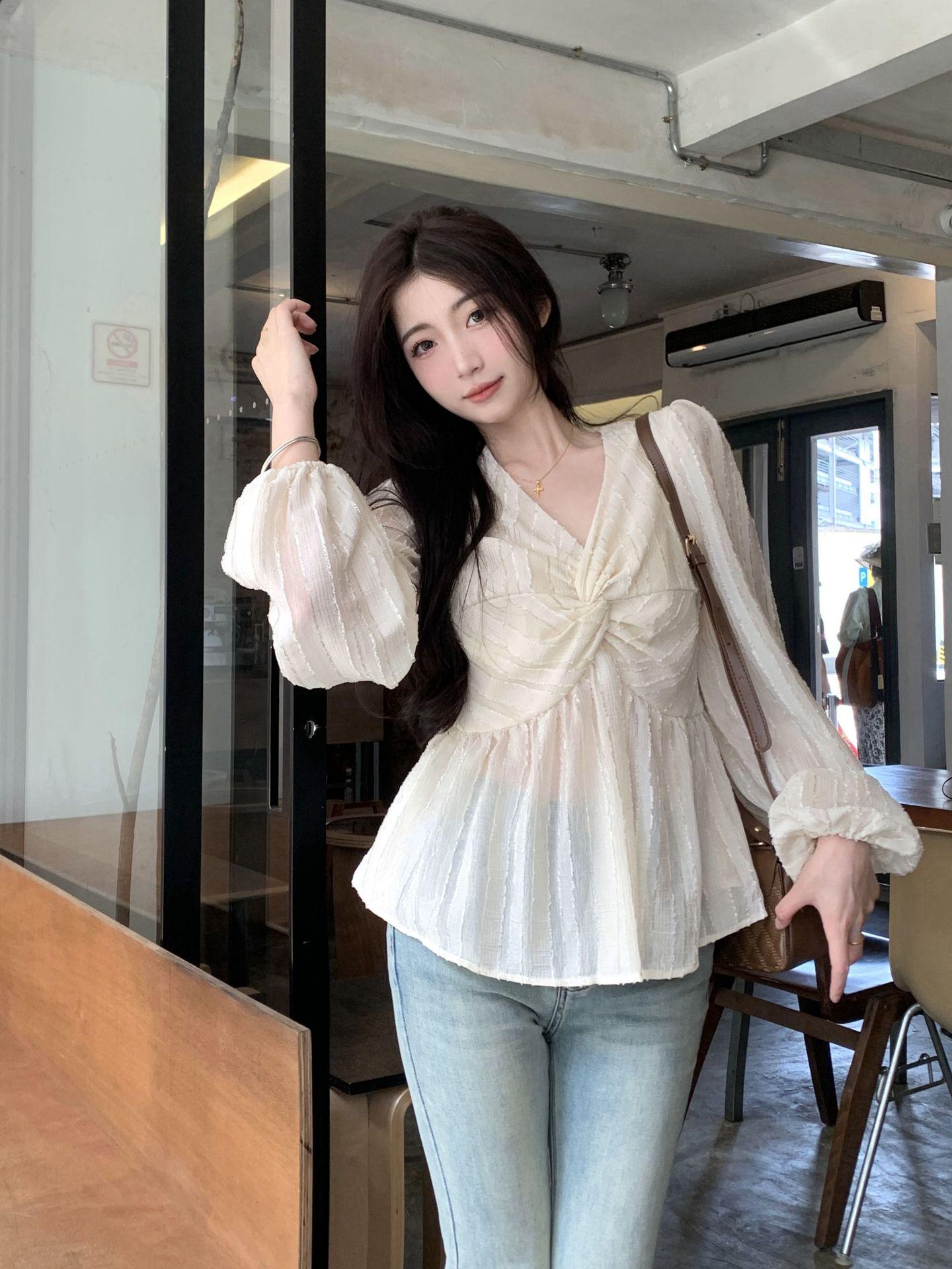 

Plus Size Women s French Knot Shirt with Tummy Coverage, Slimming Lantern Sleeves, Shirred Back Top - 2026 Spring Collection 2XL абрикосовий