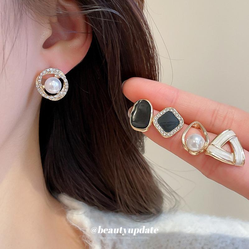 Silver Needle Diamond Drip Oil Pearl Stud Earrings Set Retro Fashion Temperament Niche Earrings Light Luxury Premium Earrings Women