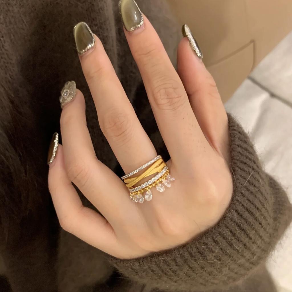 Vintage Bead Curtains Three Brushed Diamond Inlay Tassel Rings For Women Exquisite Crystal Water Drop Engagement Ring Jewelry