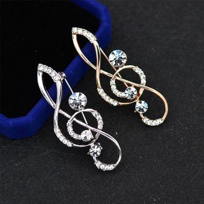 Broche unisex de estilo japonés y coreano con incrustaciones de diamantes: Pin Versátil para Traje/Camisa para Hombres y Mujeres