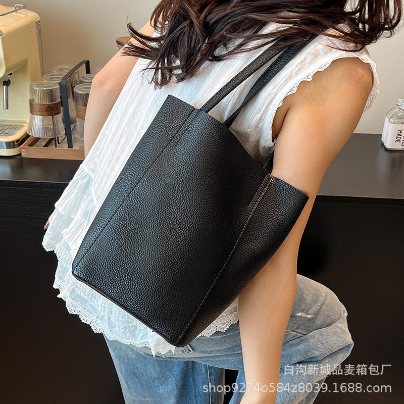 Casual Daily Versatile Premium Bucket Bag 2025 New Solid Color Splicing Single Shoulder Underarm Mother Bag Simple Style