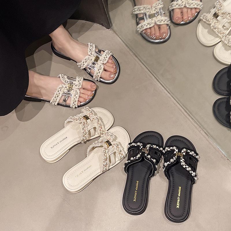 Slippers Women Wear Cool Slippers Outside Summer, the New Runaway Is Not Tired, the Beach 2025 Is Super Beautiful, with a Small Fragrant Foot Skirt 