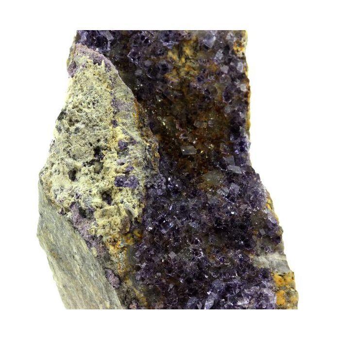 Pierres et Minéraux. Fluorite. 483.0 ct. Saint-Péray, Ardèche, France.