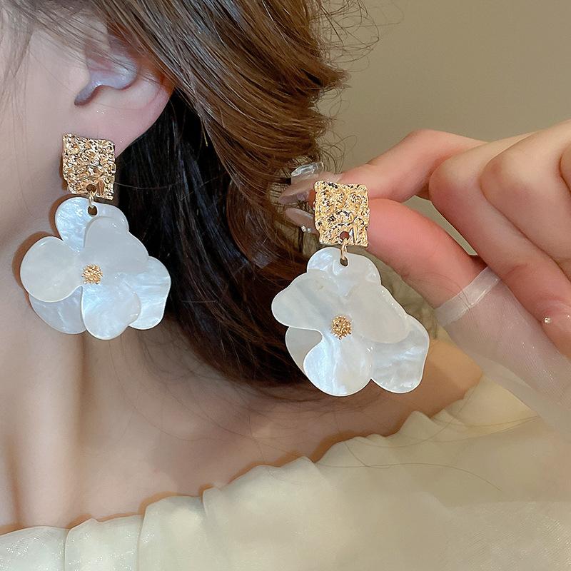 Stylish Fashion Jewelry Earrings Silver Needle Acrylic Flowers Earrings for Women Fine Stud Earrings