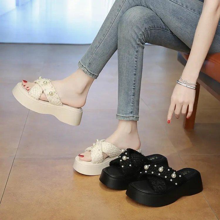 Thick bottom heightening fashion fairy wind cool slippers female 2025 summer new pearl Korean version beach one-word drag ins