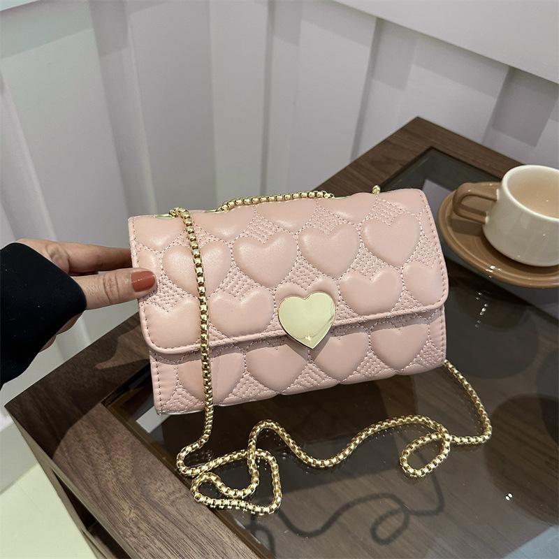 

2024 весна новий модний дизайн на одне плече кросбоді іноземний стиль однотонний ланцюжок текстура тиснення у формі серця жіноча квадратна сумка рожевий