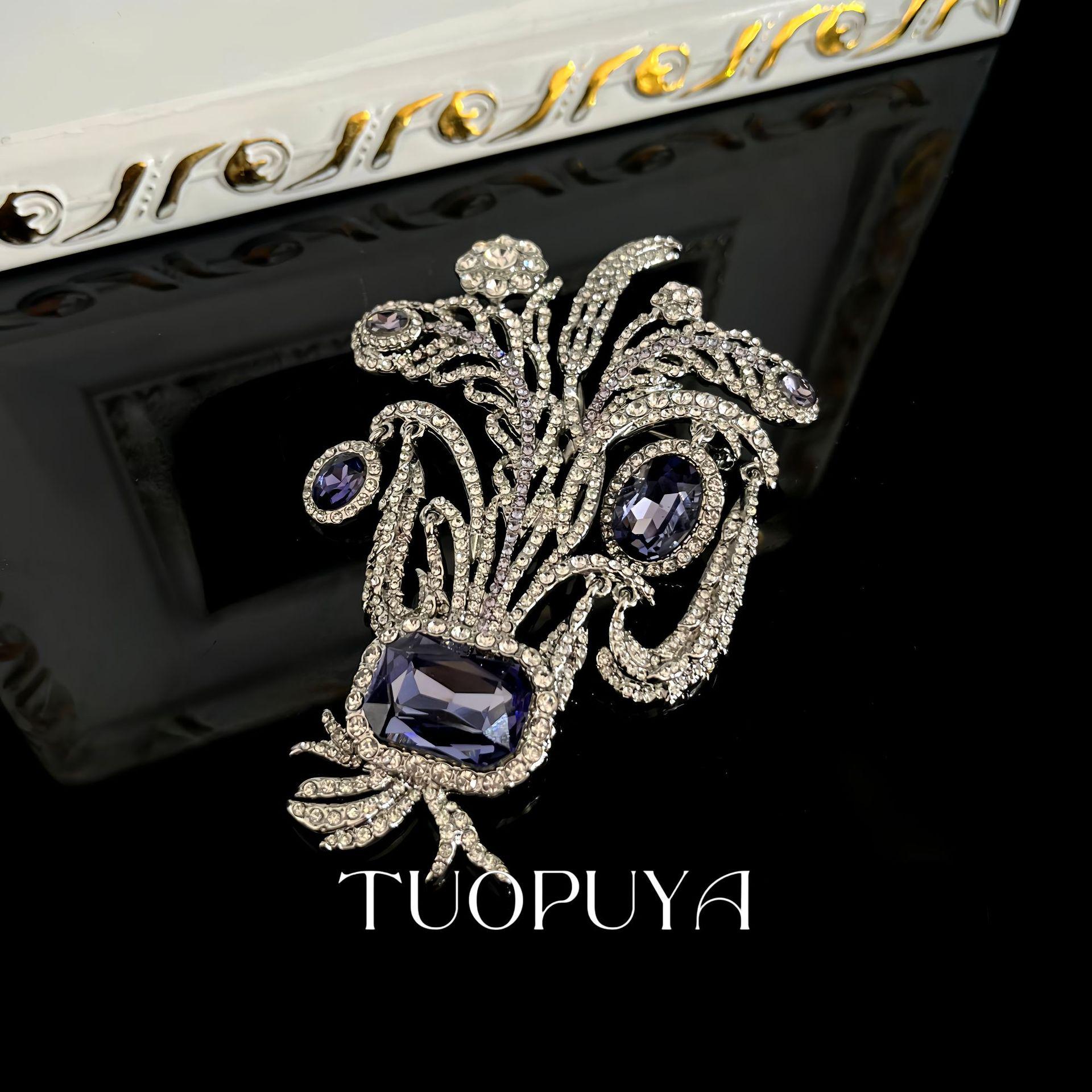 Elegant Rhinestone Branch & Leaf Brooch - Autumn/Winter Collection