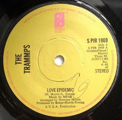 7palcová deska TRAMMPS - Love Epidemic / I Know That Feeling SPIR1989 Philadelphia V roce 1974 UK Soul/Funk Použitá