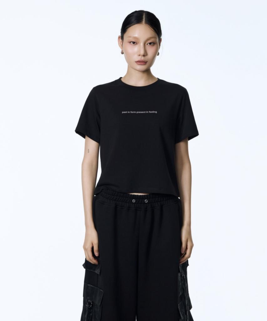 71TO96 Lettering Crop T-Shirt (Black)